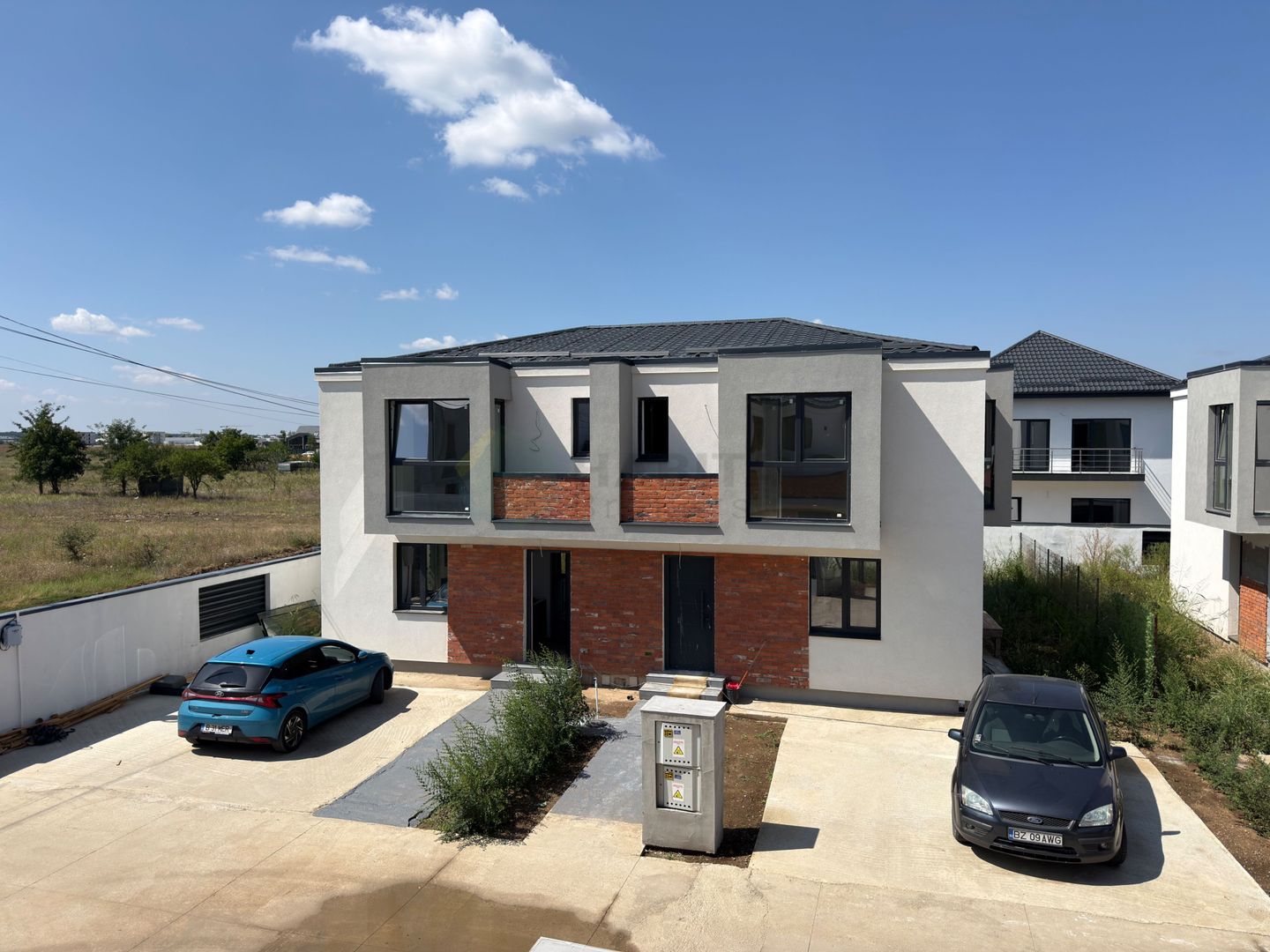 Vilă de închiriat în Tunari – 4 camere | curte proprie | disponibilă imediat - Poză 1