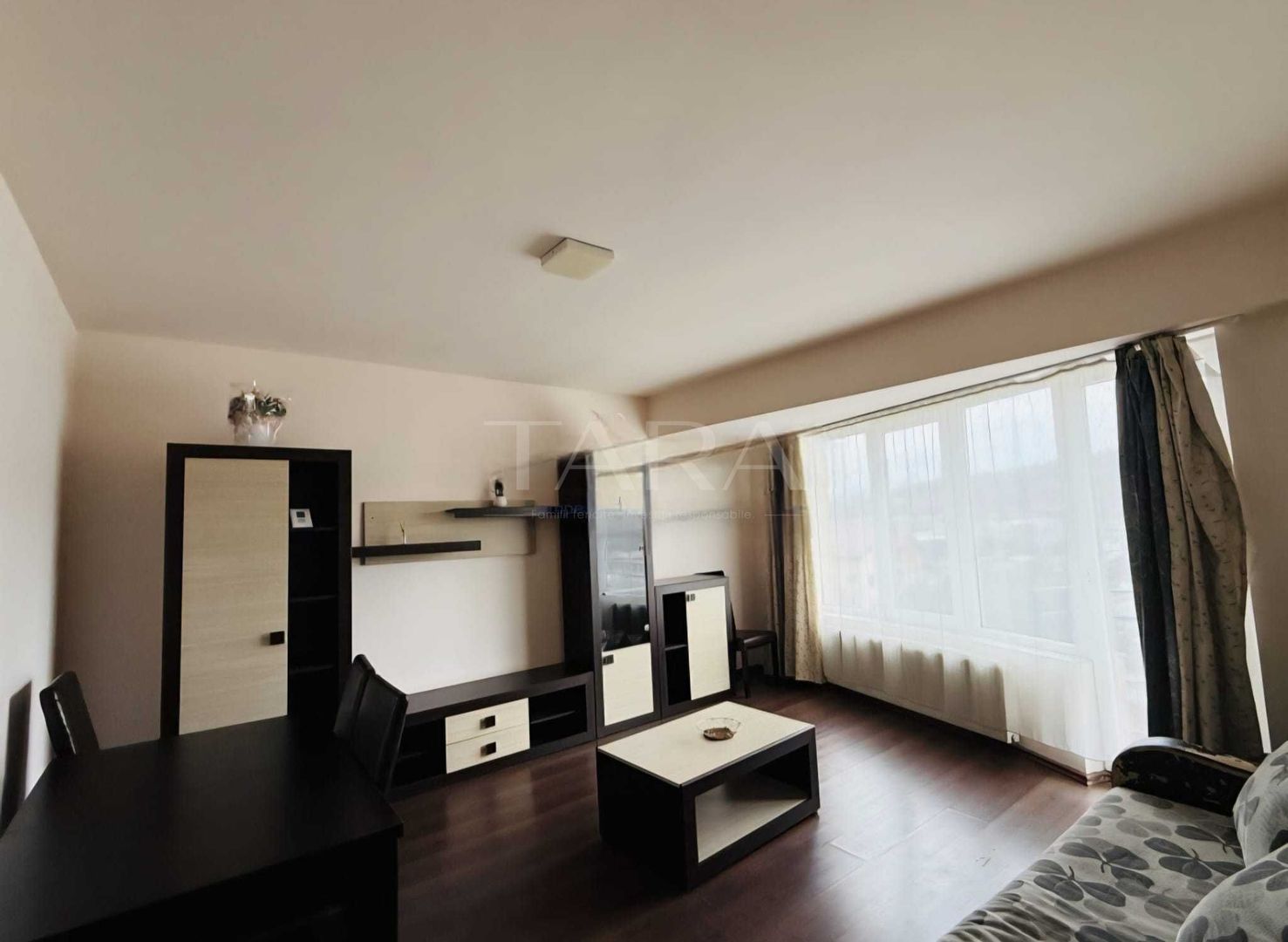 Apartament modern cu 2 camere, compartimentat în 3, parcare subterană. - Poză 1