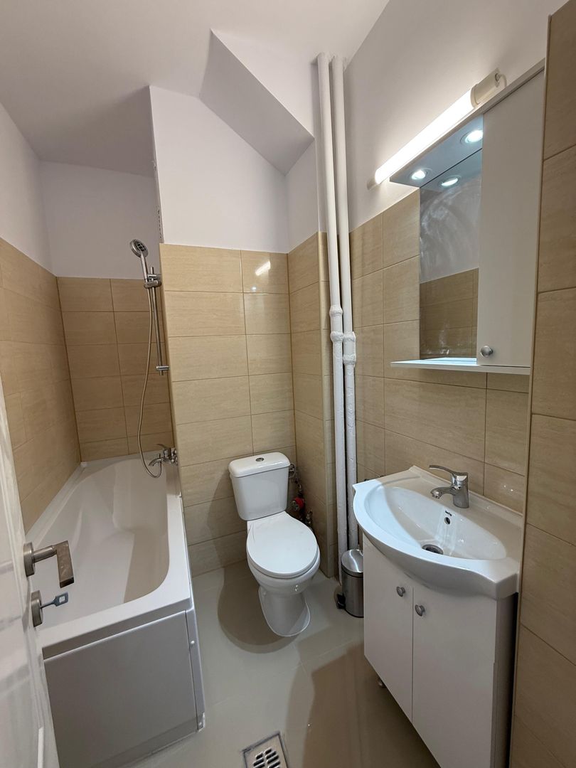 Apartament 2 camere renovat la 2 minute de Metrou Gara de Nord - Poză 9