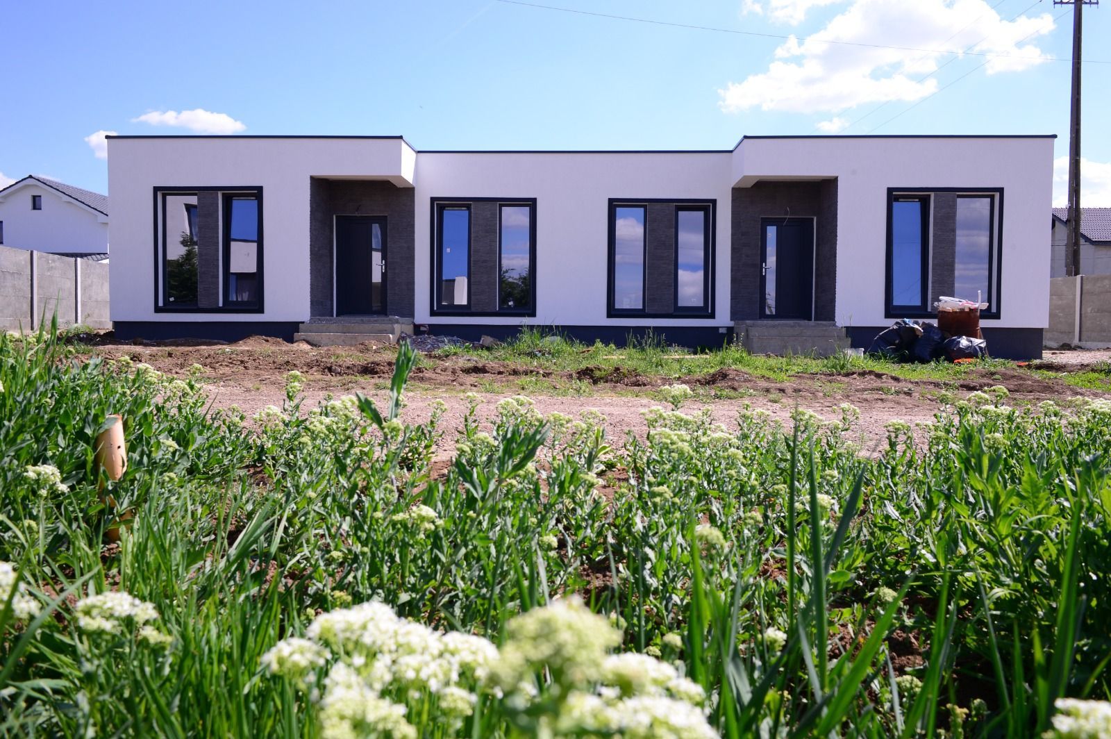 Sanandrei, Duplex pe PArter , 3 Dormitoare, 2 bai, Dresing, Perete Dublu - Poză 1