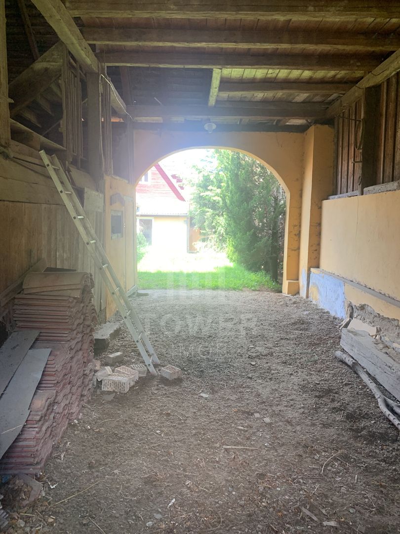 Casă în centrul Cisnădioarei cu 243mp de locuit și teren de 936mp - Poză 17