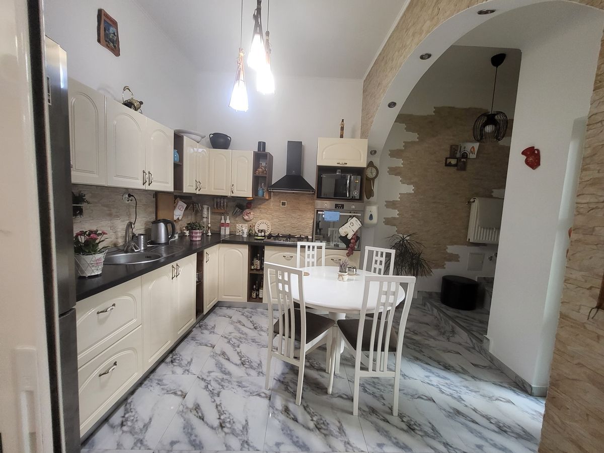 Bulevardul Ferdinand || Vila Lux 7 Camere  || Curte Terasa || 5 locuri parcare - Poză 8