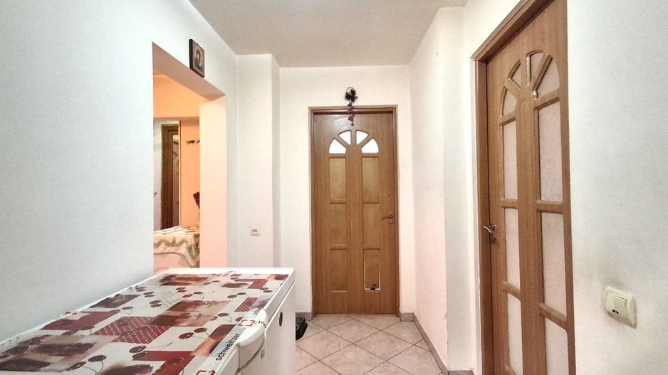 De Vanzare Apartament cu 3 camere  Mall Vitan imobil constr 1985-1990 - Poză 9