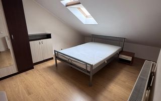 Inchiriez apartament 3 camere, spatios, central, et.5+mansarda - Poză 4