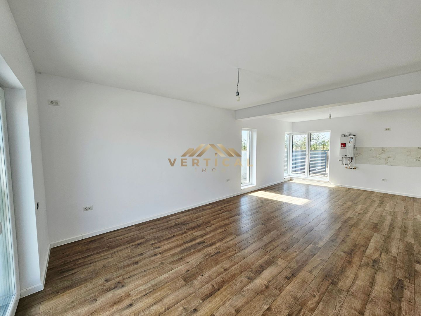 Casa 3 camere cu teren 375 mp - comuna Berceni - Poză 7