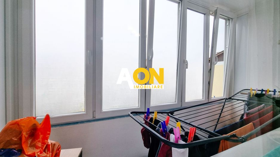 Apartament 2 camere, semidecomandat, Cetate - Poză 2