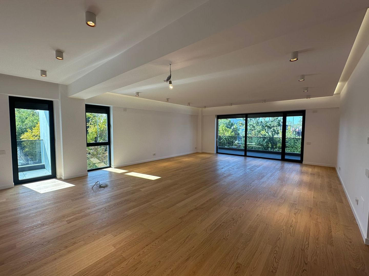 Apartament spatios 4 camere | Residence 5 - Poză 1