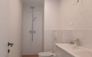 APARTAMENT PREMIUM CU 5 CAMERE ȘI GRĂDINĂ PRIVATĂ DE 160 MP - Poză 13