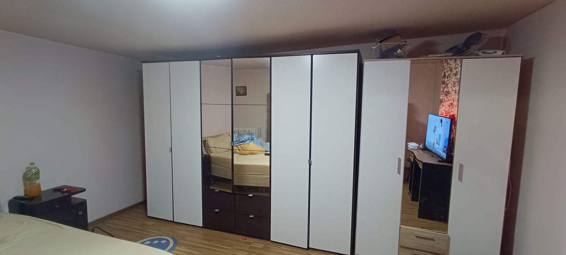 Casă spațioasă cu 4 camere , curte și teren generos în Mașloc - Poză 15
