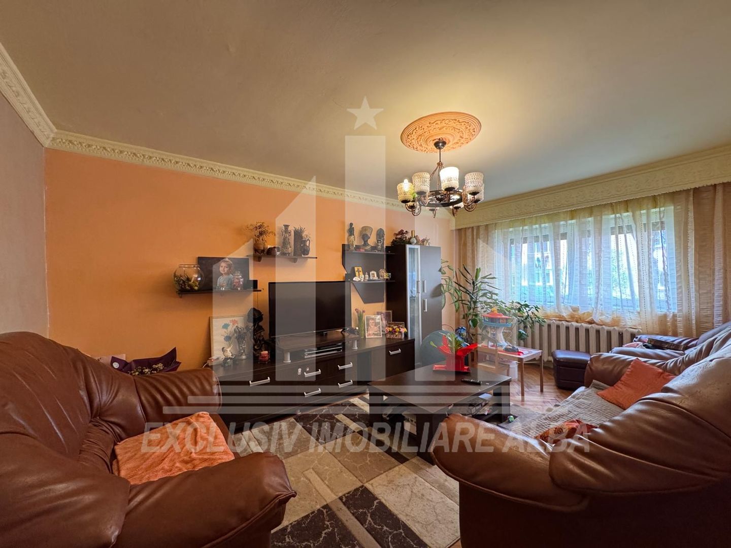 Apartament cu 3 camere | 2 bai | 64 mp | Parcare | Cetate - Mercur - Poză 1