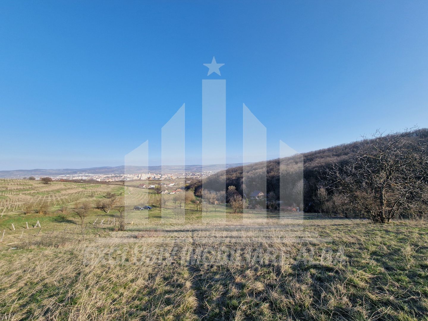 Teren intravilan | De vanzare | 1808 mp | 18 ml deschidere | Seigau - Poză 2