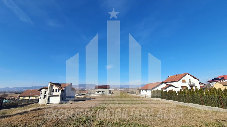 Teren intravilan | 920 mp | 14.5 ml deschidere | Ciugud - Poză 1