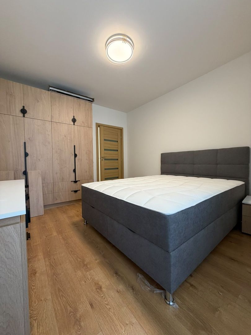Apartament 3 camere, 2 bai, balcon, etaj intermediar, parcare - Poză 8