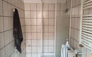 Casa cu 4 camere, zona Central - Poză 17