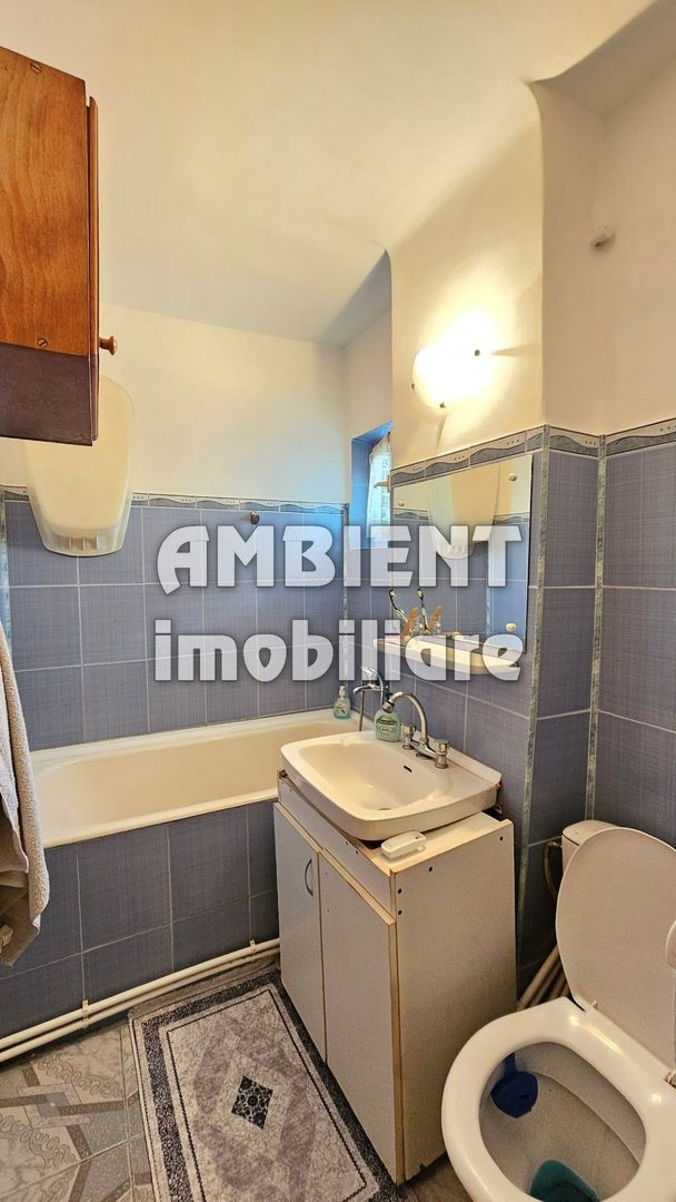 Apartament cu 2 camere, etaj 3, ultracentral cu vedere spre Piata Civica. - Poză 5