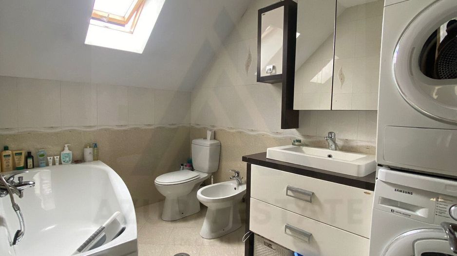 Casa moderna 4 camere 100 mp utili curte si parcare privata Cisnadie - Poză 13