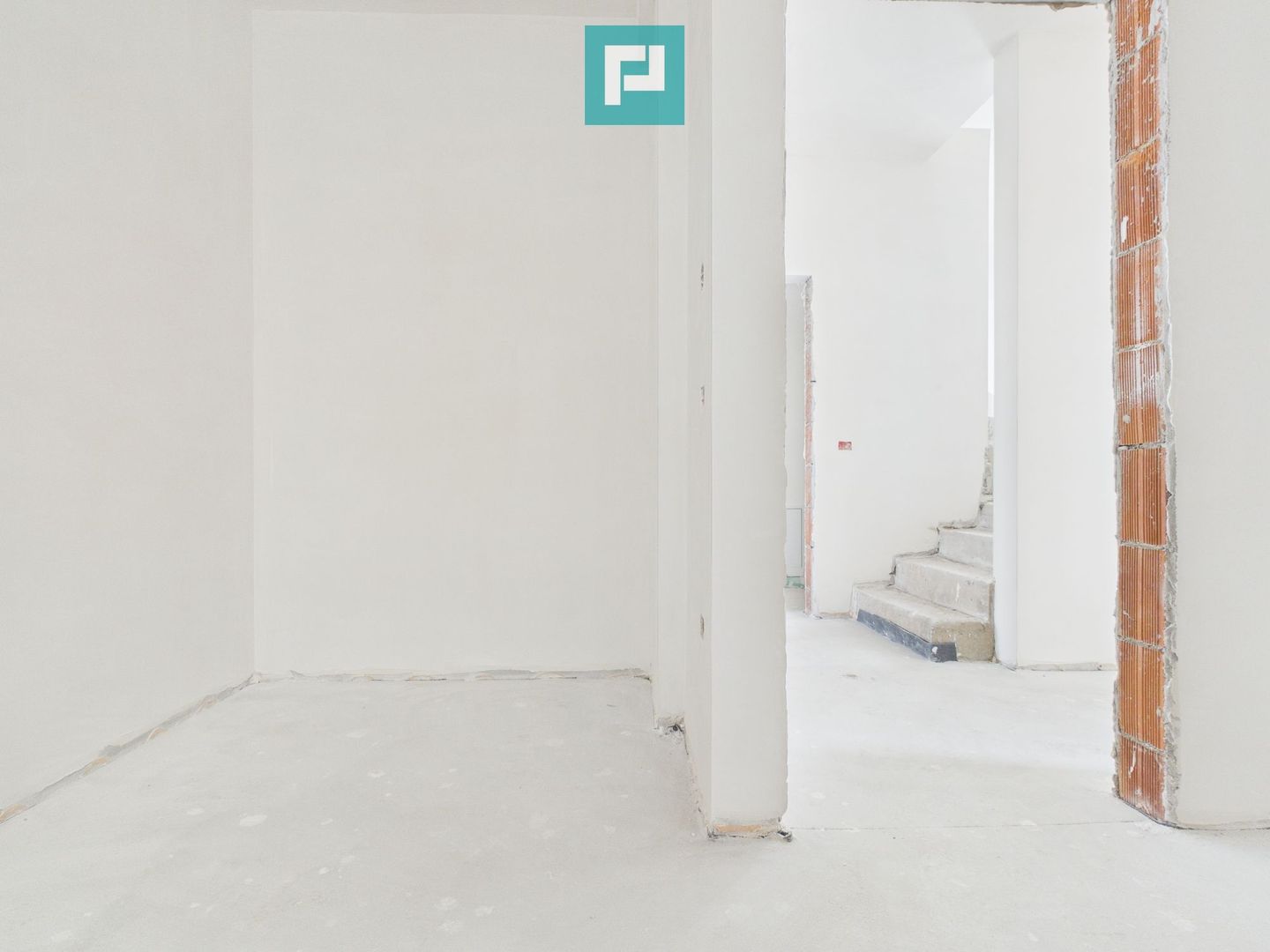 Duplex spațios 102 mp utili, teren 350mp in Covaci - Poză 8