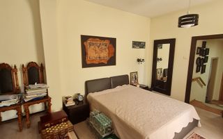 Vila deosebitǎ în zona centrala - Poză 13