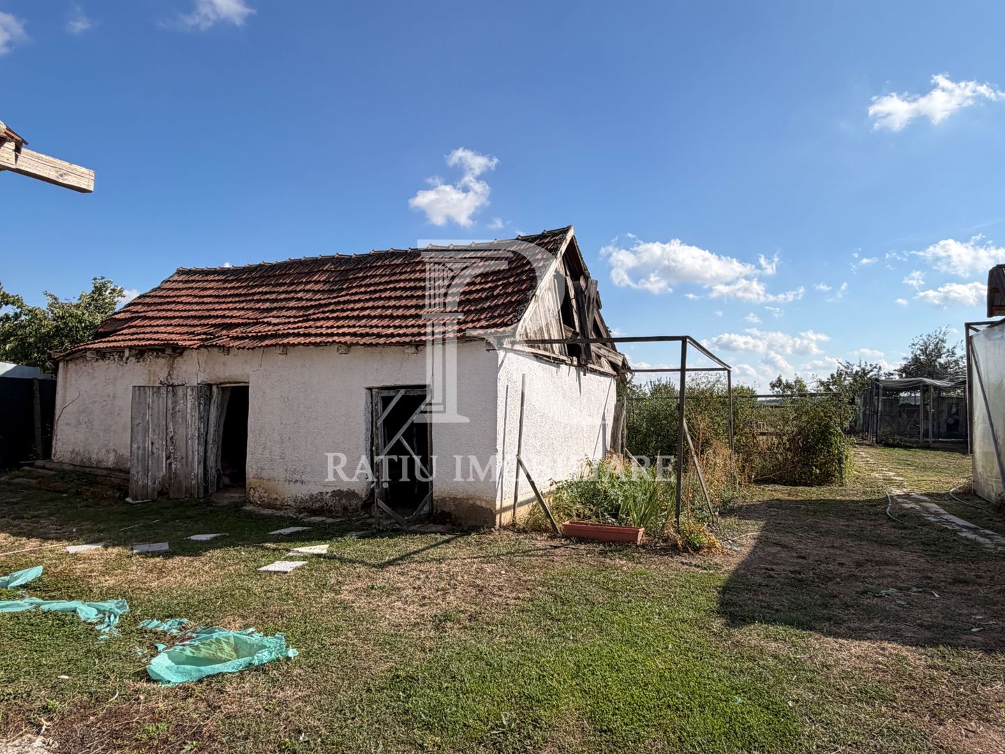 Casă cu livadă, grădină și anexe, | Les | Oradea - Poză 10
