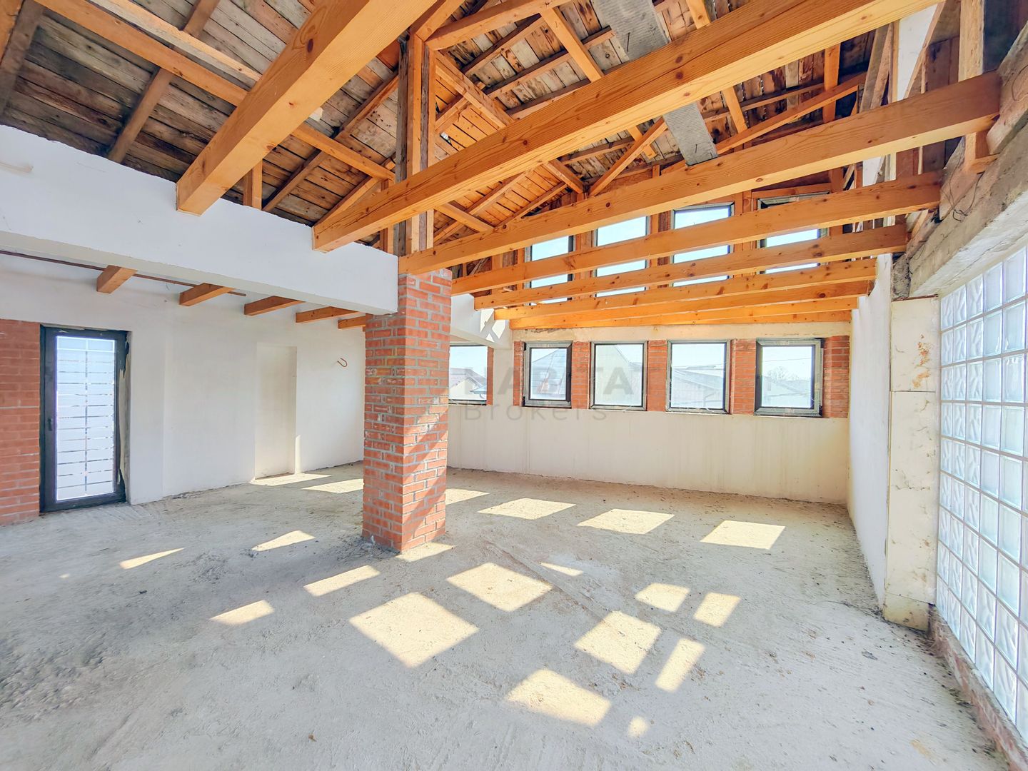 Oportunitate I în Centrul Târgoviștei: Clădire de 498 mp - Poză 21