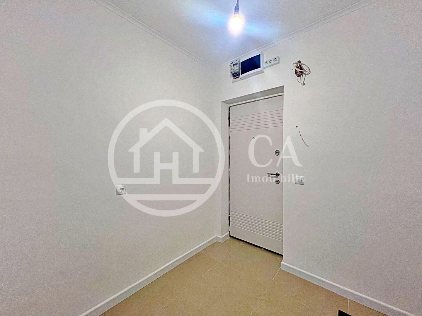 Apartament cu 3 camere de vânzare in cartierul Rogerius, Oradea - Poză 11