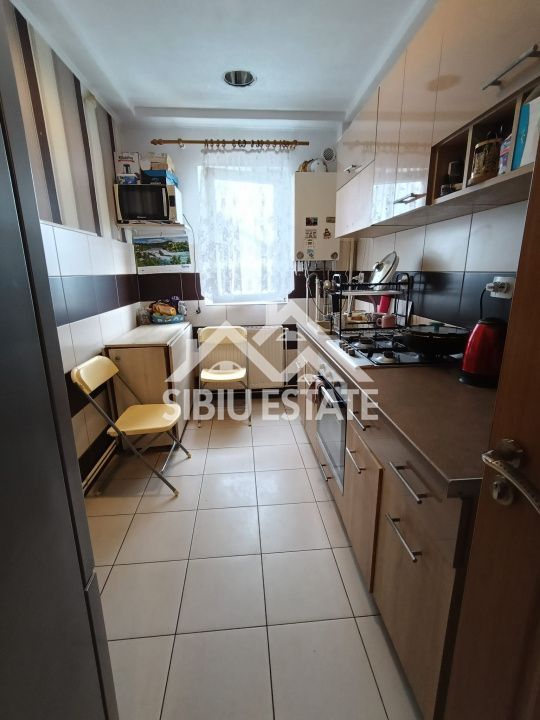  Apartament la mansardă ,3 camere, mobilat și utilat zona Ipas  - Poză 6