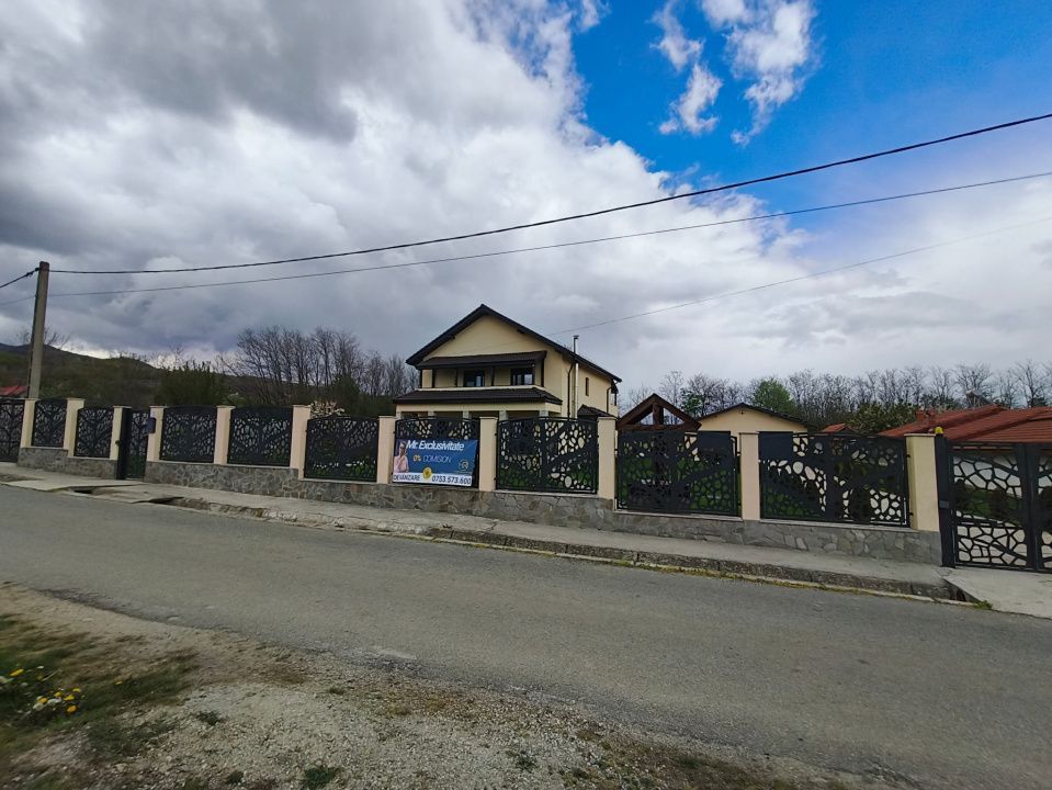 Casă P+1 modernă, complet echipată, cu teren mult, la Crasna - Poză 2
