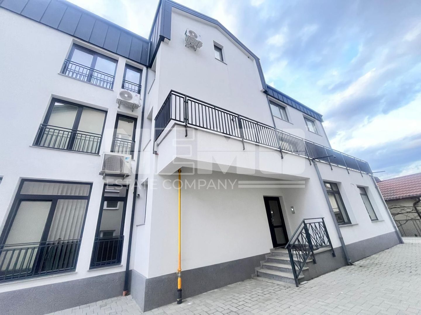 Apartament cu 3 camere I Suceava/Zamca I  84 Mp I 139.000 Euro - Poză 1