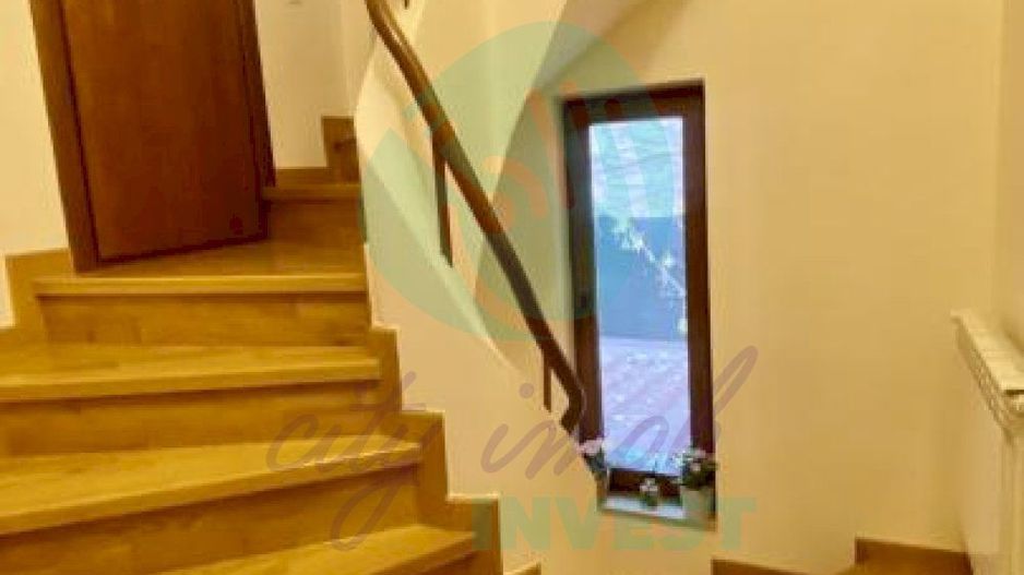 Vila cocheta cu teren de 400 mp - Poză 16