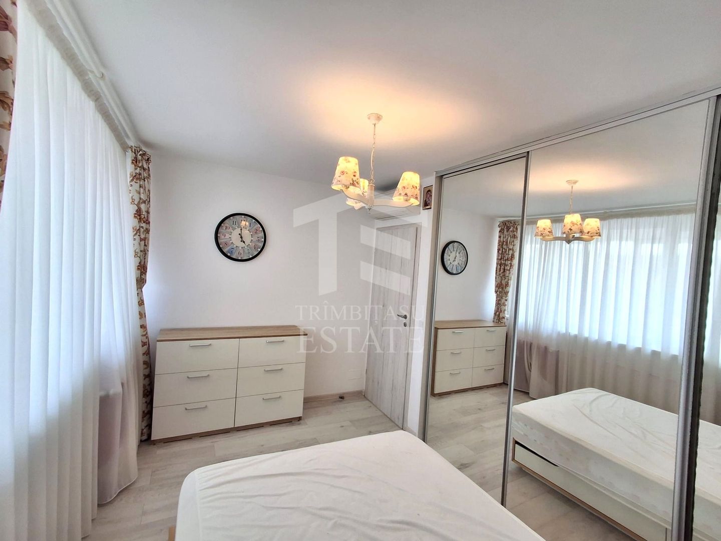De Vanzare Apartament  2 camere Obor - Poză 3