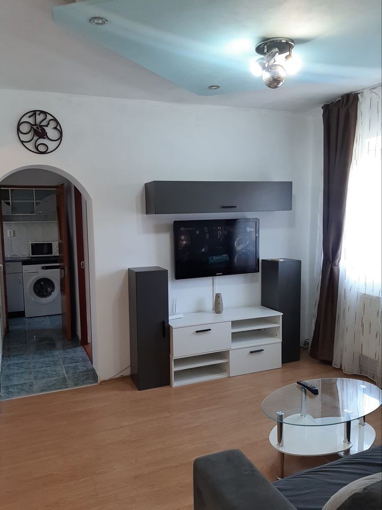 De vanzare apartament 3 camere zona Gorjului/Lujerului - Poză 1