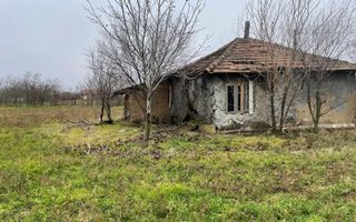 Teren intravilan 3367 mp cu casa demolabile 54 mp puț existent! - Poză 1