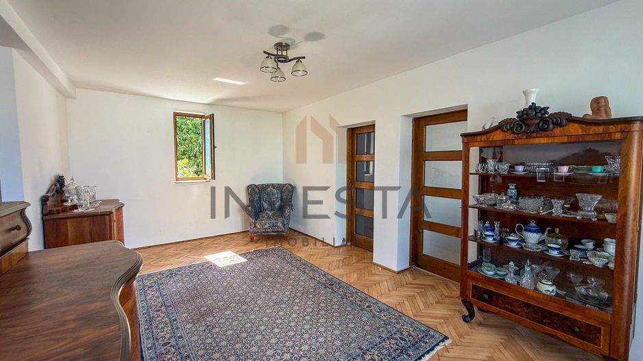 Apartament in vila, etajul 1, Zona Pasapoarte! Garaj inclus in pret! - Poză 2