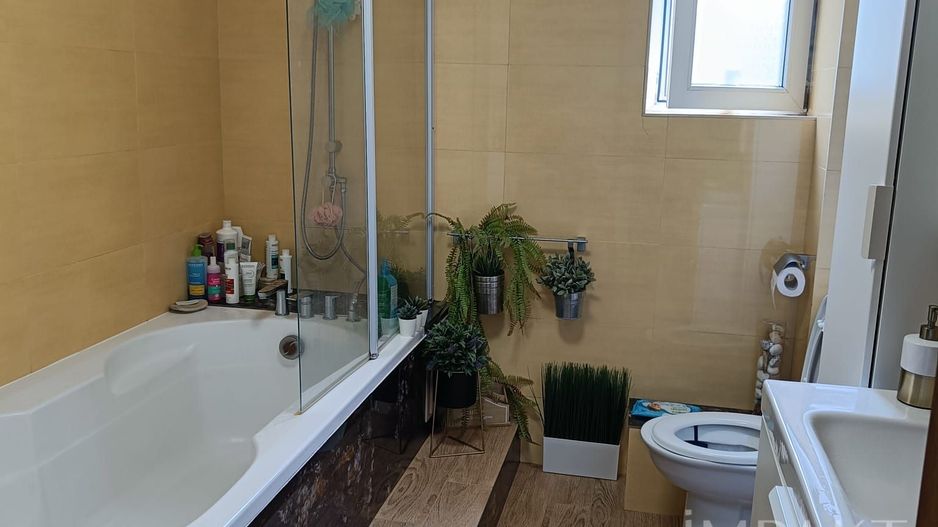 Apartament în Andrei Mureșanu – cu parcare & boxă - Poză 9