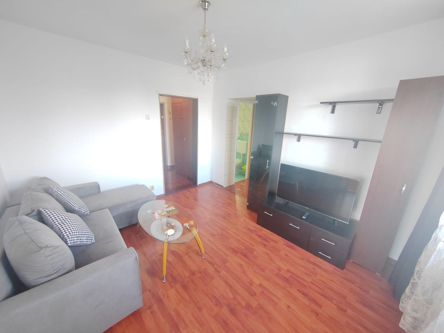 Metrou 1 Decembrie , PARCARE - Poză 2