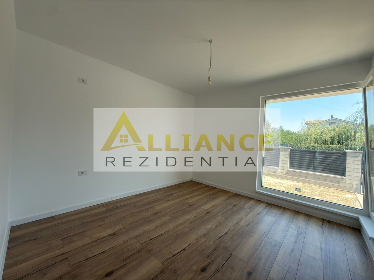 Casa individuala cu 4 camere - teren 454mp - mutare imediata - Poză 11