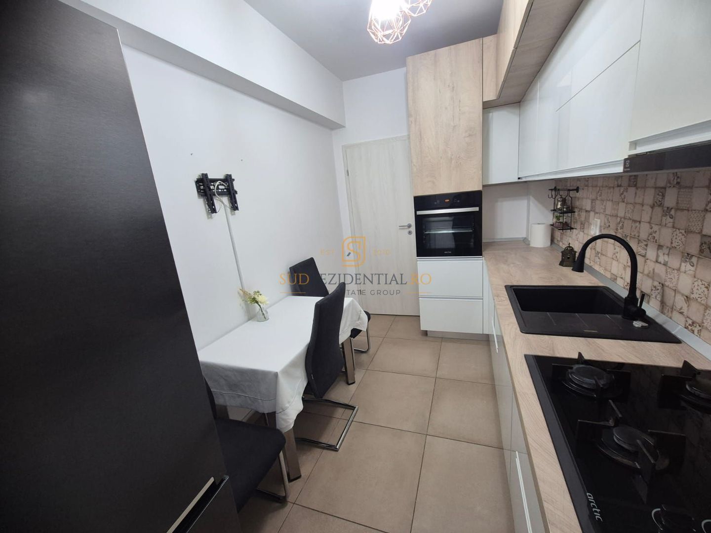 Apartament 2 camere de vanzare, mobilat utilat, gradina, acces metrou - Poză 9