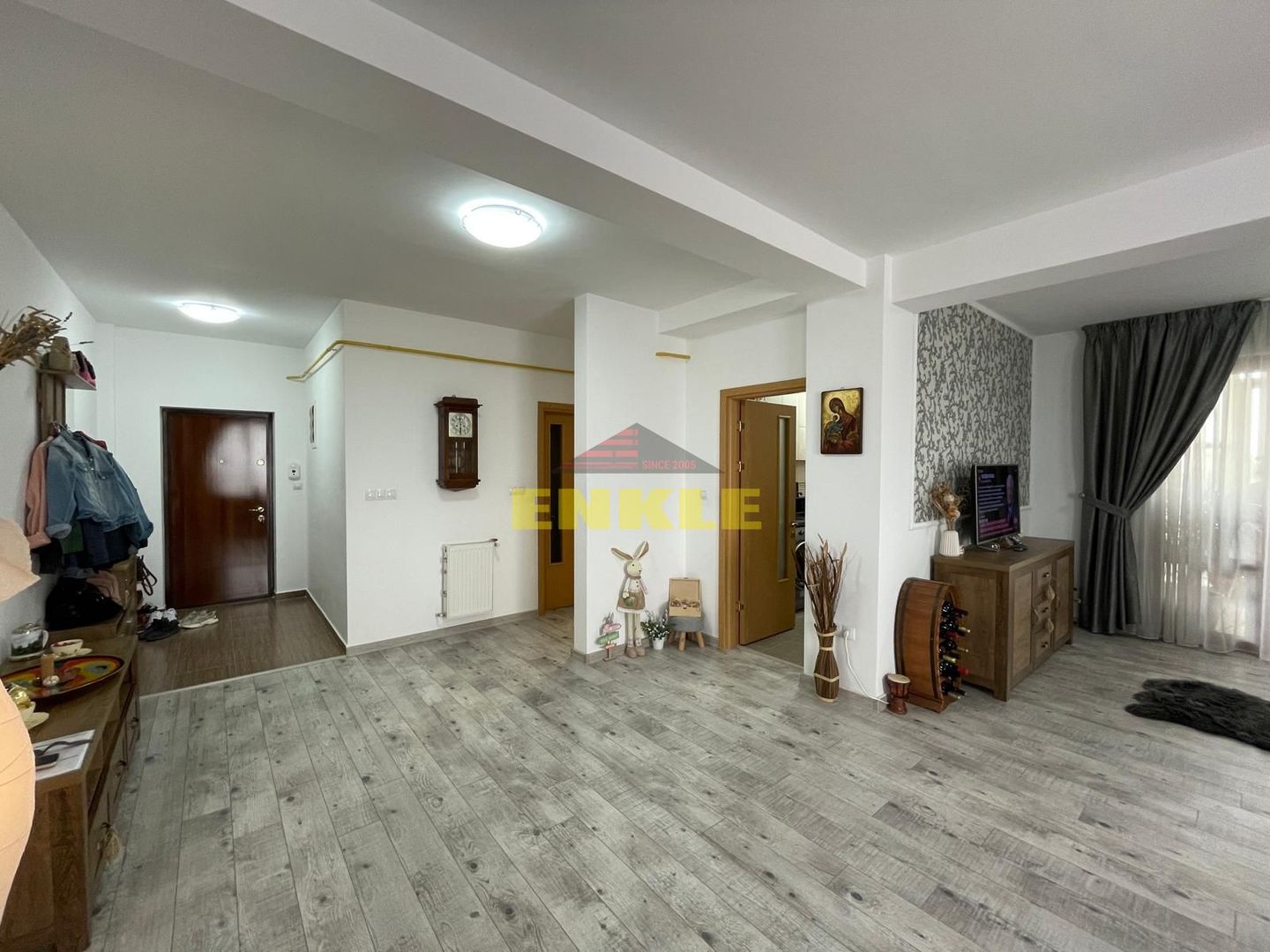 DE VANZARE APARTAMENT CU DOUA CAMERE IN BLOC NOU - Poză 2
