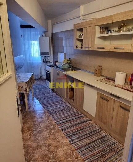 De vânzare apartament cu 4 camere decomandat, zona Bucovina - Poză 1