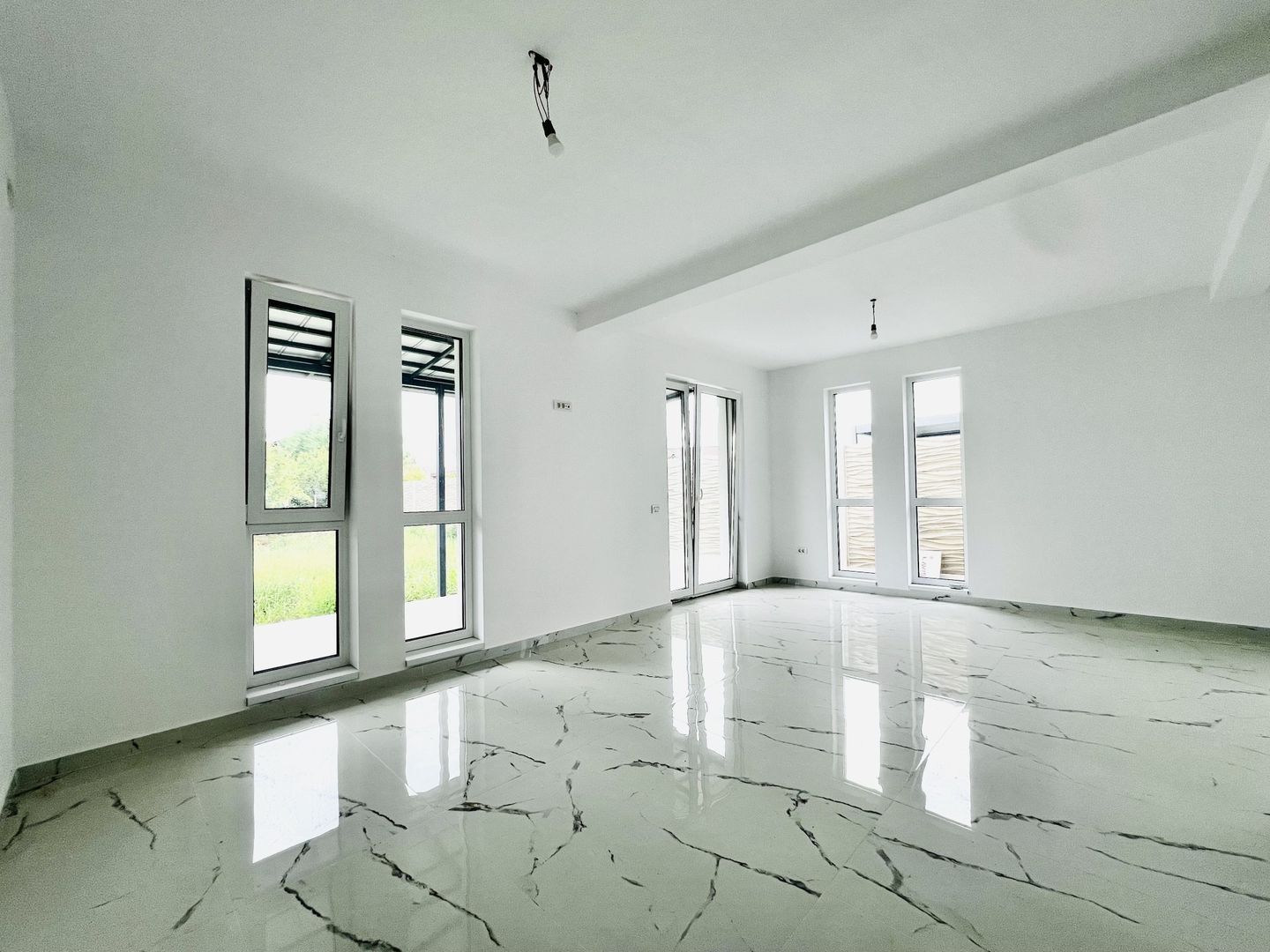 Duplex nou cu 4 dormitoare -Dumbravita, la 5 minute de Parcul Central - Poză 3