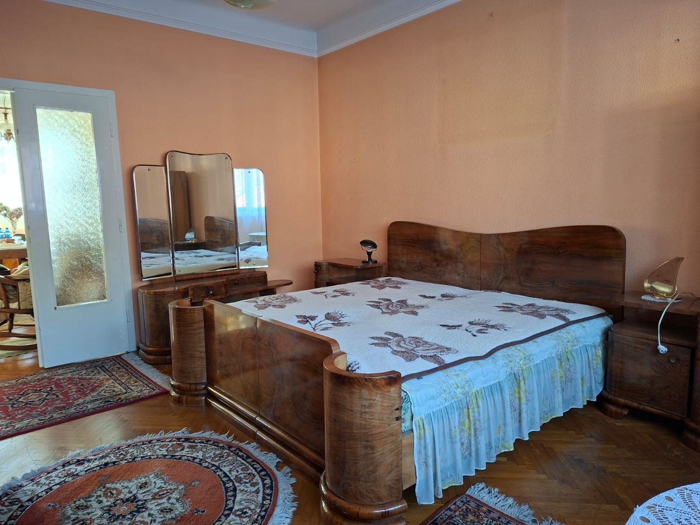 Apartament cu 3 camere si garaj in zona centrală - Poză 10