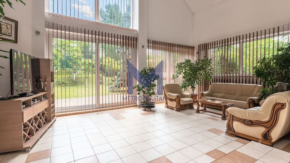 Vilă cu 1.350 mp teren în mijlocul orașului Grădina Botanică - Poză 7