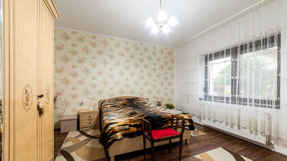 REZERVAT!  Preț fix redus!Casă multifamilială zona Pârneava - Poză 11