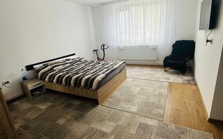 Casa individuala complet renovata- strada linistita Giarmata - Poză 5