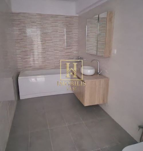 Apartament NOU 3 camere 89 mp Copou 145000 euro - Poză 6