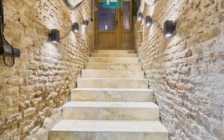 Eleganță subterană - pivniță exclusivistă Arad - Poză 25