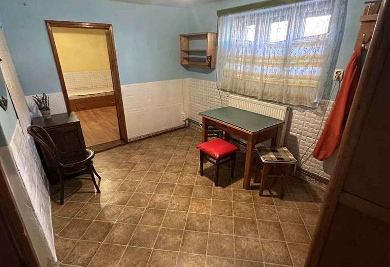 Casă de vânzare cu posibiliate de renovare/dezvoltare - Poză 7