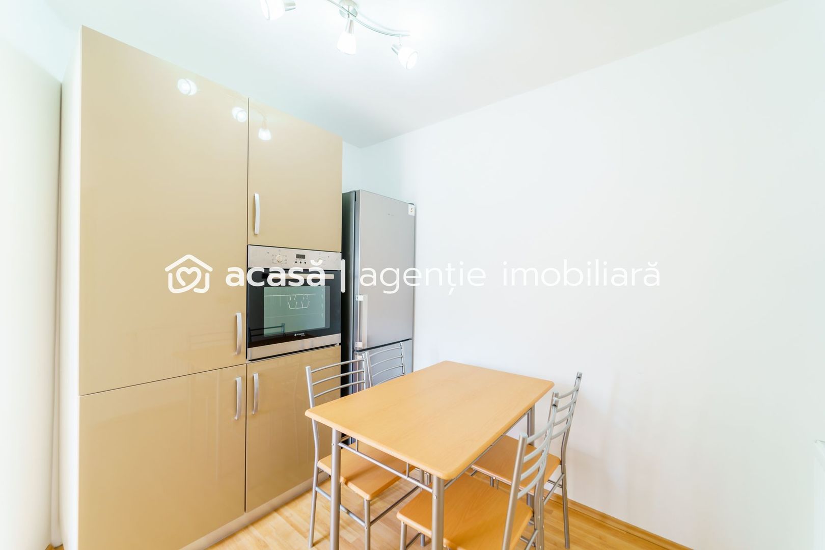 Apartament la casă zona Uta - Poză 2