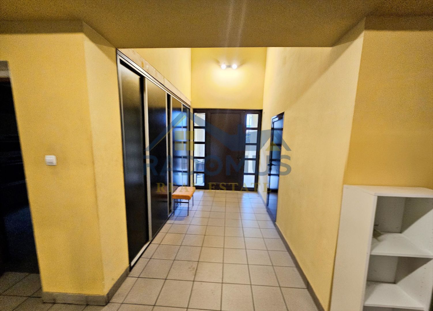 Vilă spațioasă, central, ideală pentru activități comerciale/birouri - Poză 6