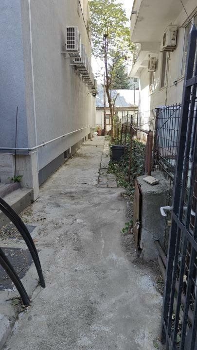 Teren 293 mp si casa 94 mp, doar acces pietonal - Poză 4